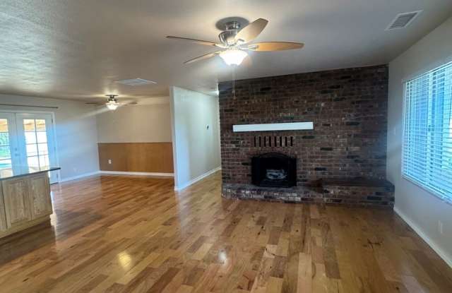 BEAUTIFUL 4 BED/3BATH IN REDDING WITH POOL AND 3 CAR GARAGE