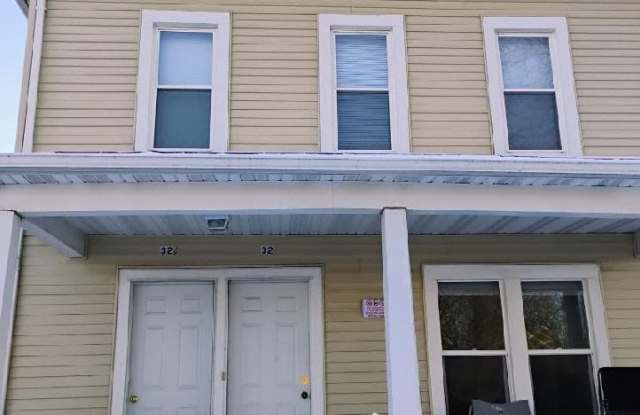 32 East Cotton Street - 1/2