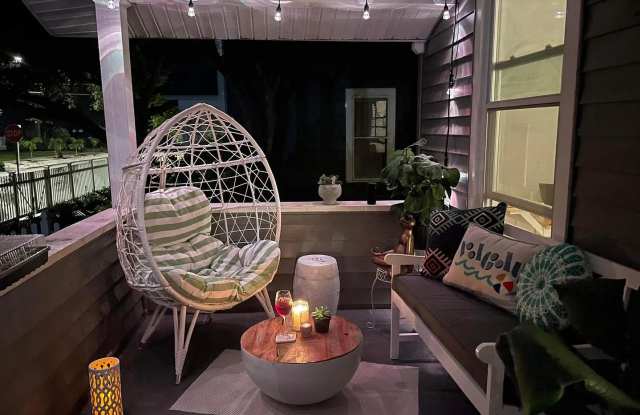 Beautifully Updated Home Near Downtown St. Petersburg! 3bed |3bath