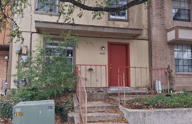 Photo of Spacious Townhome!