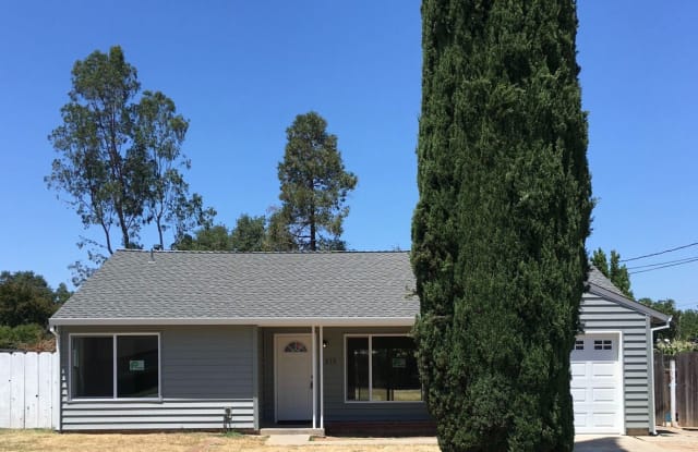 215 Gross Avenue - 215 Gross Avenue, Marysville, CA 95901