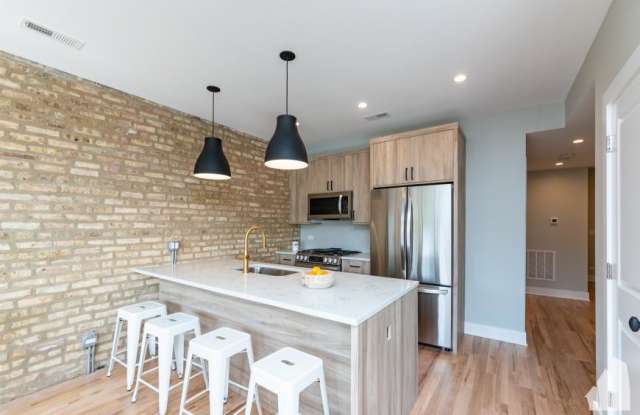 Photo of 2539 N Campbell