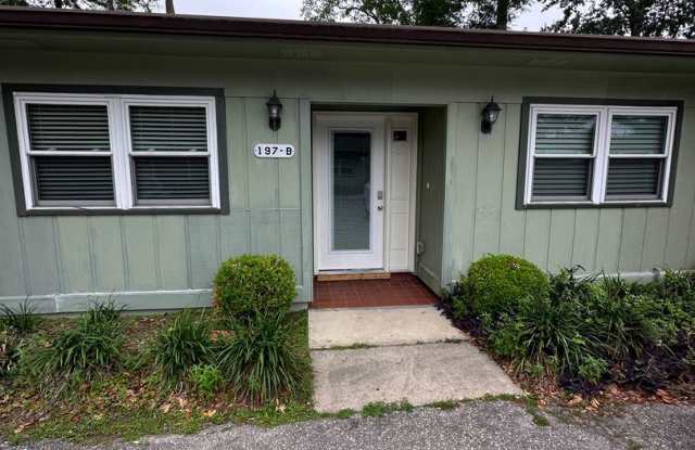 197 SE Villas Court Unit B