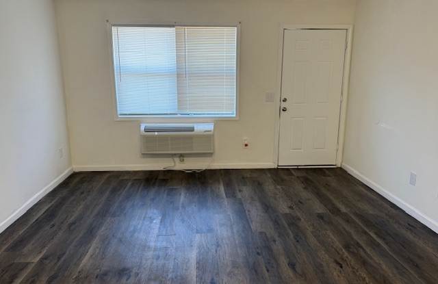 903 Russ Lake Drive, Unit 201