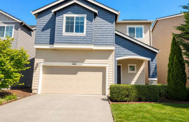 Large 4 Bedroom Home with EV Charger and Solar in Bethany Area