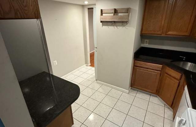 1404 NORTHGATE Square unit: 4/12B