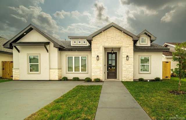 Photo of 1212 E Acacia Drive E