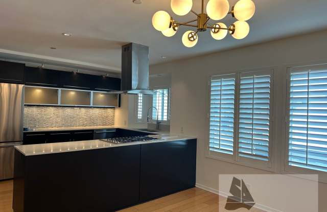 Bright  Spacious Huntington Beach Home with Vaulted Ceilings, Community Pool, EV Charger