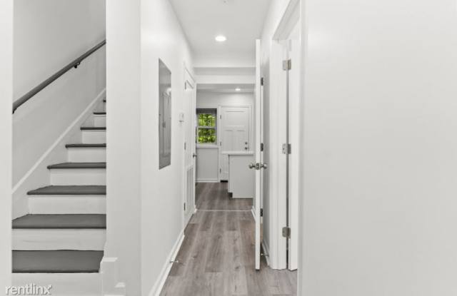 1452 Smith Pl SE A