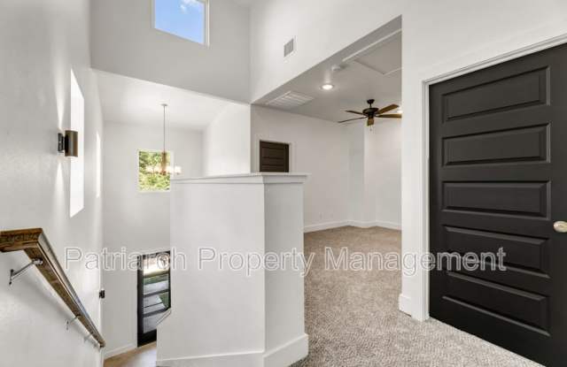 205 Lynn Drive - 402