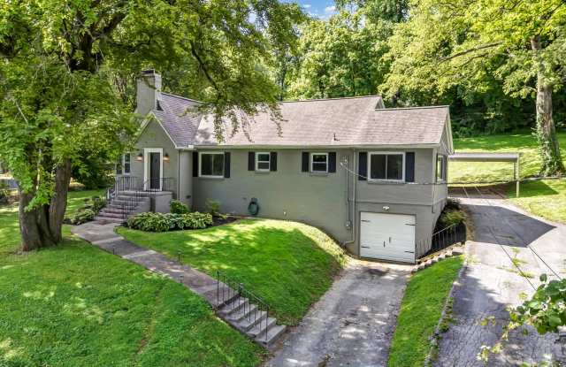 Knoxville 37914 - 3-bedroom, 3-bath home with a finished basement - Contact Chad Weeks (865) 567-6193