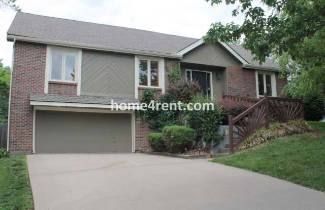 Bedrooms on the Main Level w/ Finished Walkout Basement, Fenced Yard! - 11231 Eby Street, Overland Park, KS 66210