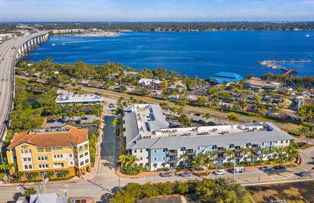 255 SW Joan Jefferson Way Unit D22