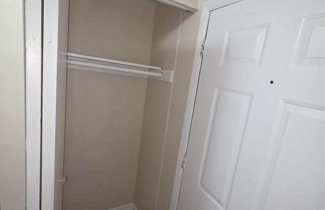 5407 FALLRIVER ROW Court