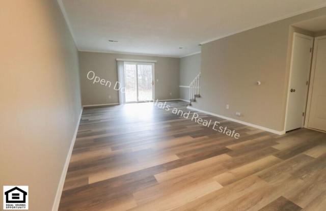 2305 Versailles Village PL