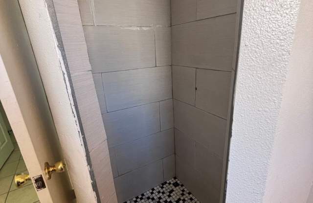 * Acoma (Lease Only)