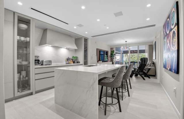 200 Southeast Mizner Boulevard