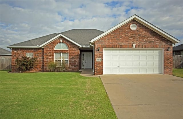 5018 Homespun  DR - 5018 West Homespun Drive, Fayetteville, AR 72704