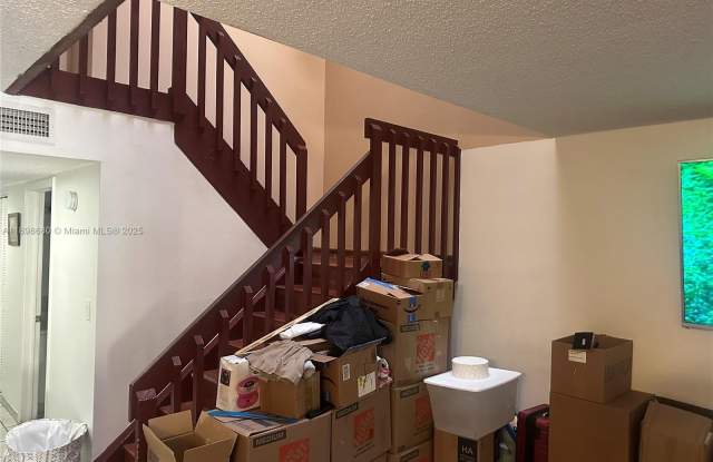 Photo of 3992 W 8th Ln