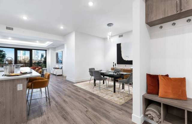 1156 Barton Springs Rd