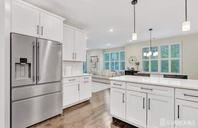 801 Greenland Square