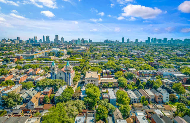 2254 North Southport Ave. Apt.