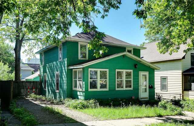 JUNE MOVE IN- 4 bedroom house near Concordia