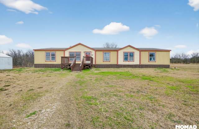 Photo of Spacious 4BR House in 10acre lot in Sherman