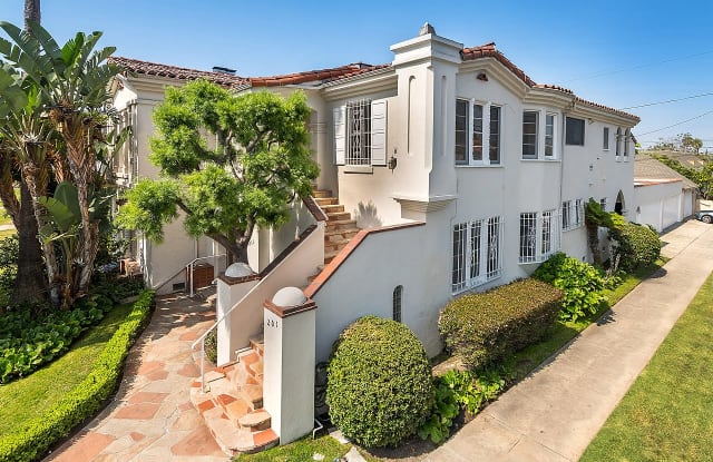 201 South Detroit Street