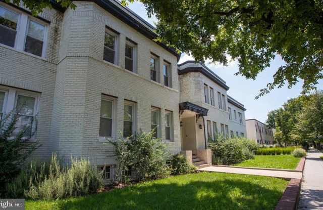 Photo of 2 17th Street Southeast