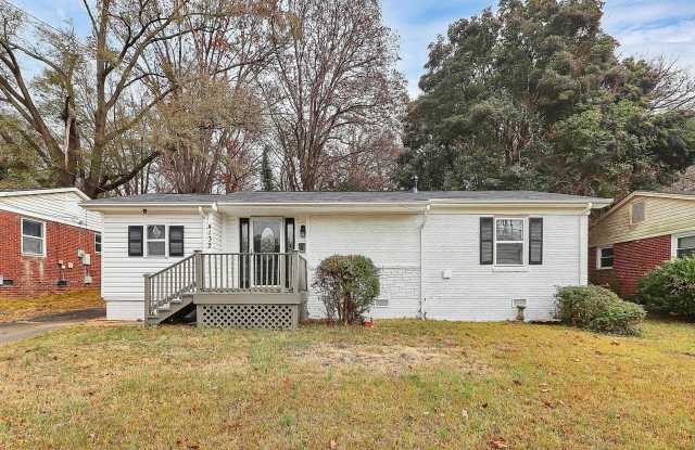 Photo of Adorable 2 Bedroom Home with Bonus Room!