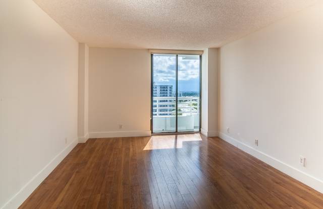 Parc Central East3300 NE 192 StreetUnit LP05