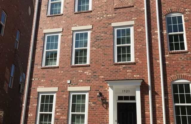 Convenient 3 Story Townhome in Ayrsley