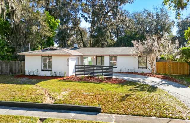 2915 HOLLYBAY Road