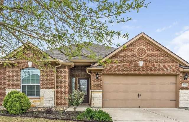 1613 Mesquite Ln