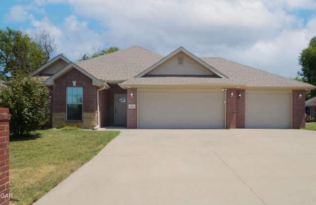 1021 Chesterfield Drive