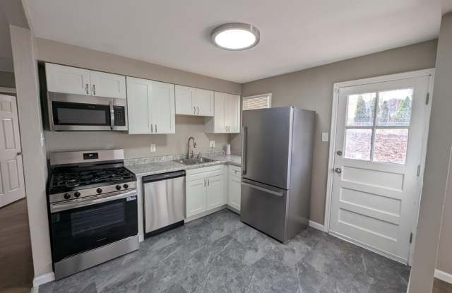 Photo of House on Hedge