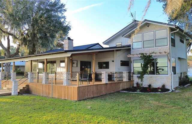 3006 COUNTRY LAKE DRIVE