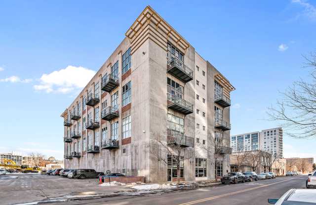 Beautiful Golden Triangle Loft!