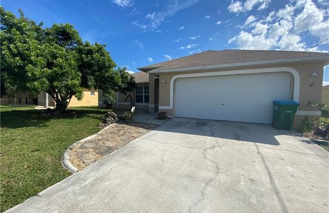 122 NW 9th TER - 122 Northwest 9th Terrace, Cape Coral, FL 33993