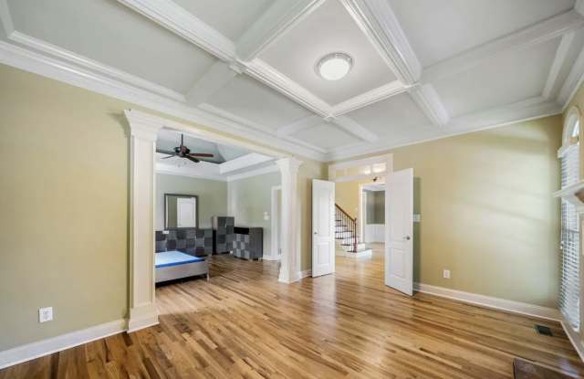 732 Glass Street Northwest