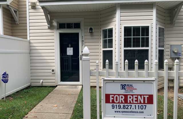 Photo of Wonderful Raleigh Townhome Convenient to I440  I540, Huge Master Suite, Near Anderson Pointe Park!