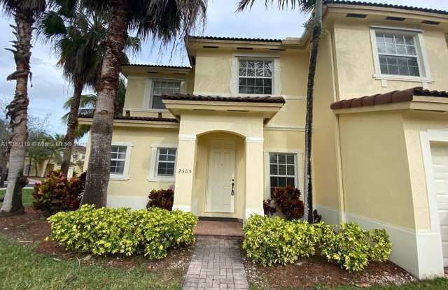 2505 NE 41st Pl