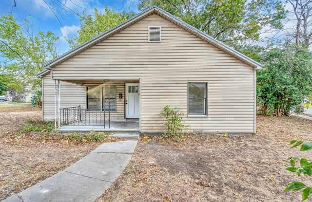 Photo of Well-maintained 2BD 1BA Home in Waco - Available in March!