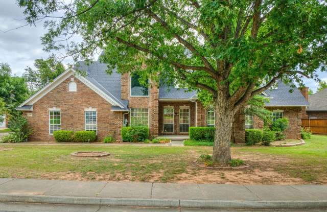 Spacious Home + East Edmond + 4 bedrooms
