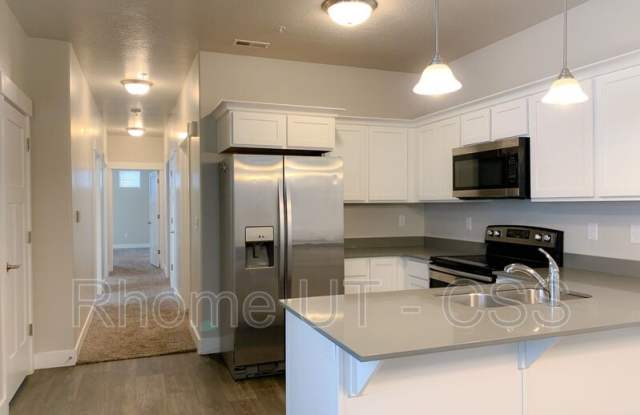 3695 W 1850 N