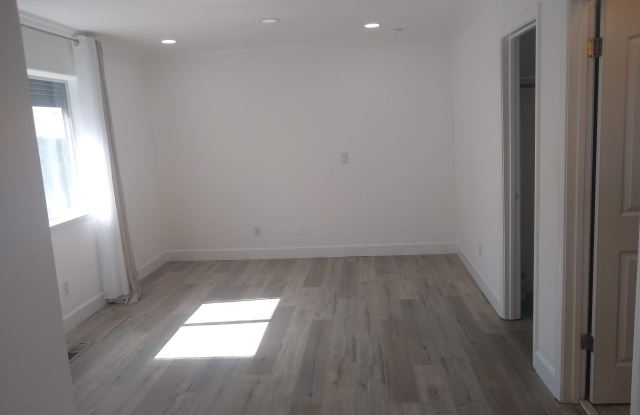 3441 Harbor Court