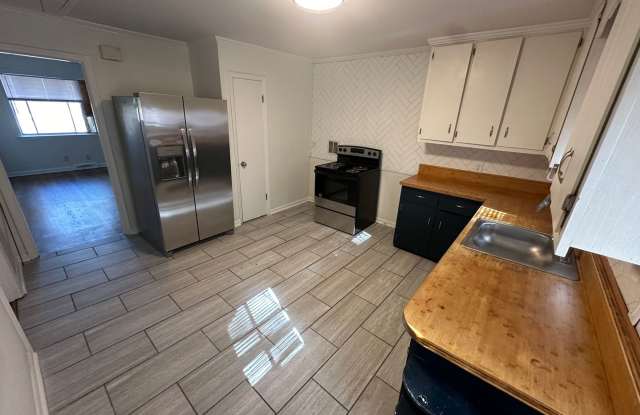 Charming 2BR Duplex in Durham’s Lakewood District