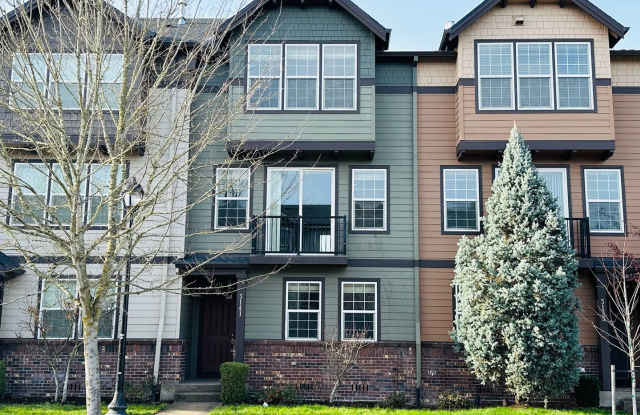 4 Bedroom Brookwood Crossing Townhome with Central A/C!!