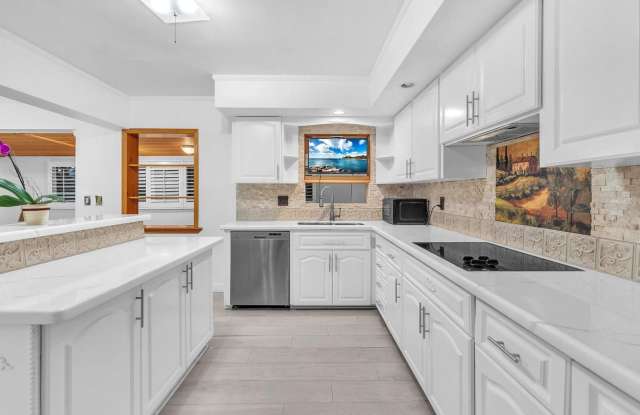 513 SE 28th Avenue, Pompano Beach, FL 33062
